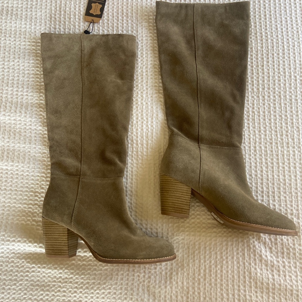 CREVO NEW size 9.5